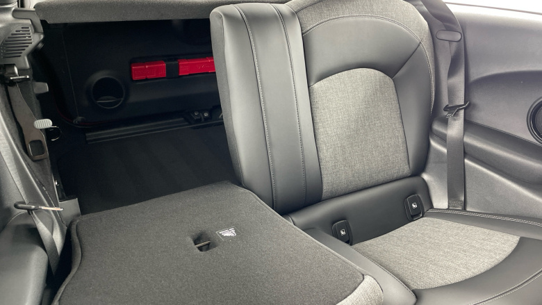 MINI Hatchback 135kW Cooper S Level 2 33kWh 3dr Auto Electric Hatchback